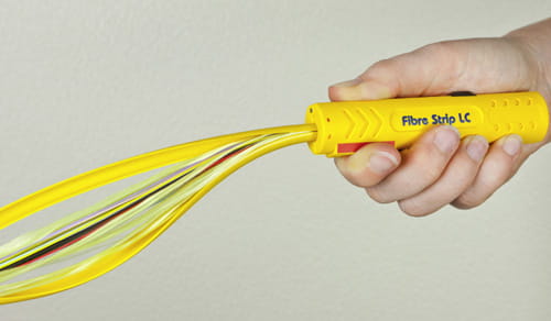 6653