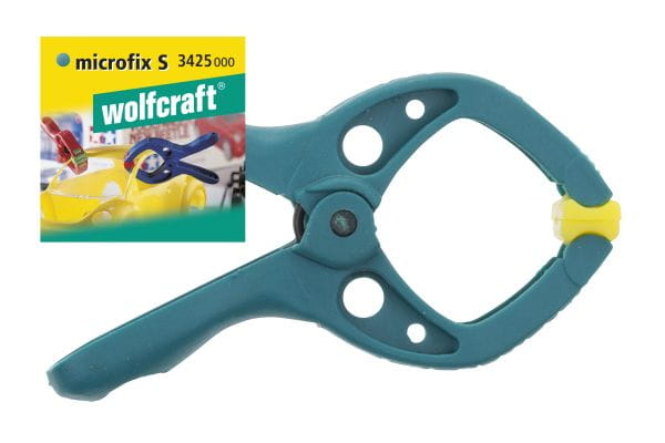 4052