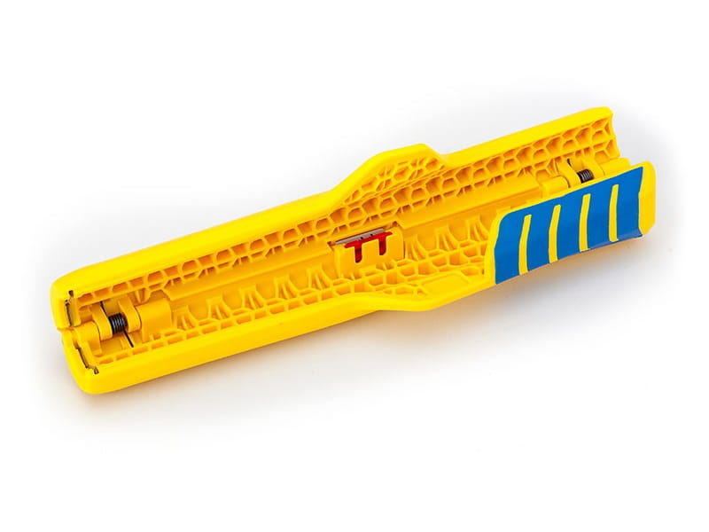 10635